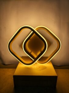 Plafon LED Retangular Dourado 3500K a 6500K Metal 28x19cm