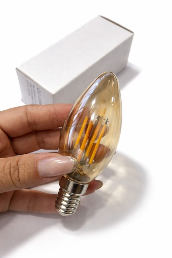 Lâmpada LED Filamento Vela E14 4W Âmbar 2200K Decorativa Retrô