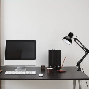 Luminária De Mesa Dapon Articulada Abajur Modelo Pixar Com Base E Garra Cor Preto