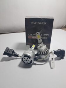 f881b4b2e84db84ee65552643367b054.jpeg Kit Par Super LED Tay Tech 8000 Lumens 6000K Farol Carro